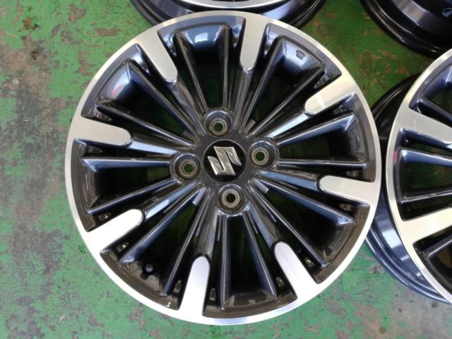 Suzuki genuine
Genuine aluminum wheels for Spacia Custom MK53S
