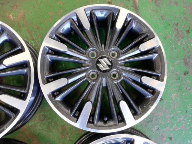 Suzuki genuine
Genuine aluminum wheels for Spacia Custom MK53S