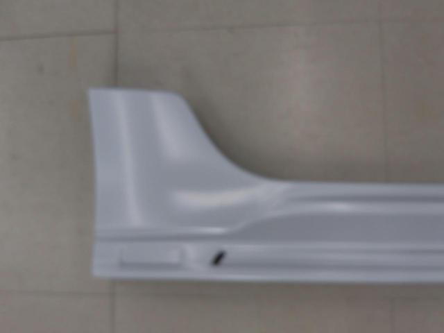 TRD210 series
Corolla Sports
Side skirts
Driver side