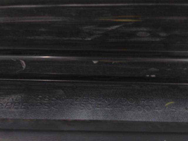 TRD210 series
Corolla Sports
Side skirts
Driver side