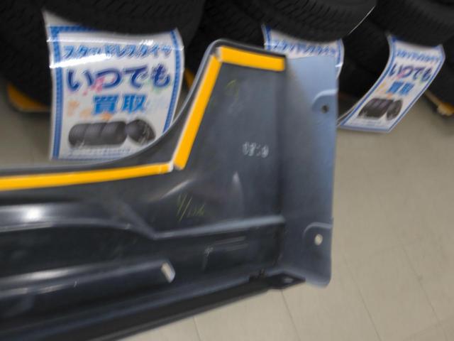 TRD210 series
Corolla Sports
Side skirts
Driver side