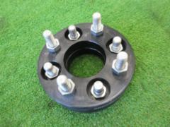 Wide tread spacer