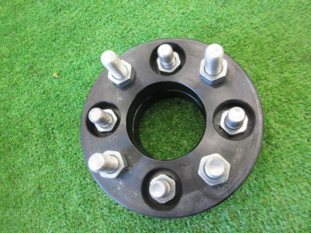 Wide tread spacer