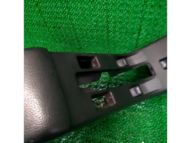 【ダイハツ純正】センターコンソール