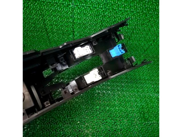 【ダイハツ純正】センターコンソール