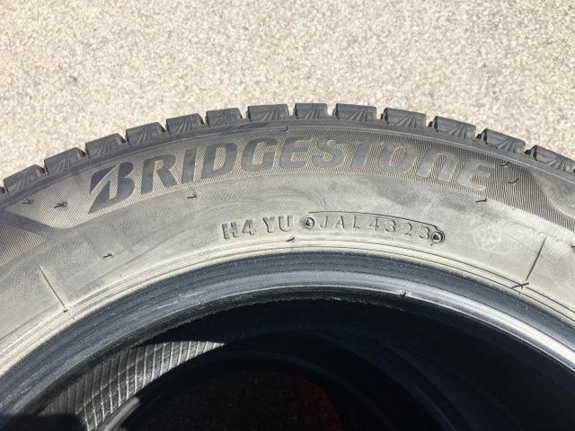 BRIDGESTONE
BLIZZAK
VRX3
175 / 65-15
Four
Tire only