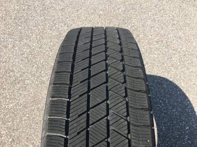BRIDGESTONE
BLIZZAK
VRX3
175 / 65-15
Four
Tire only