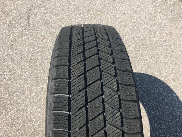 BRIDGESTONE
BLIZZAK
VRX3
175 / 65-15
Four
Tire only