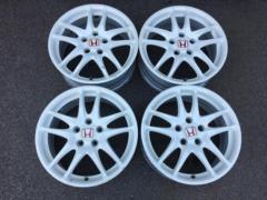 Honda
Integra Type R
DC5
Original aluminum wheel