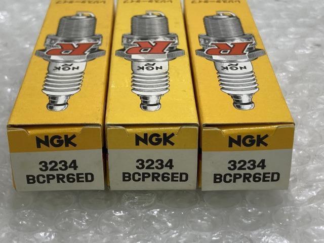 NGK
3234
Standard plug
BCPR6ED
Three