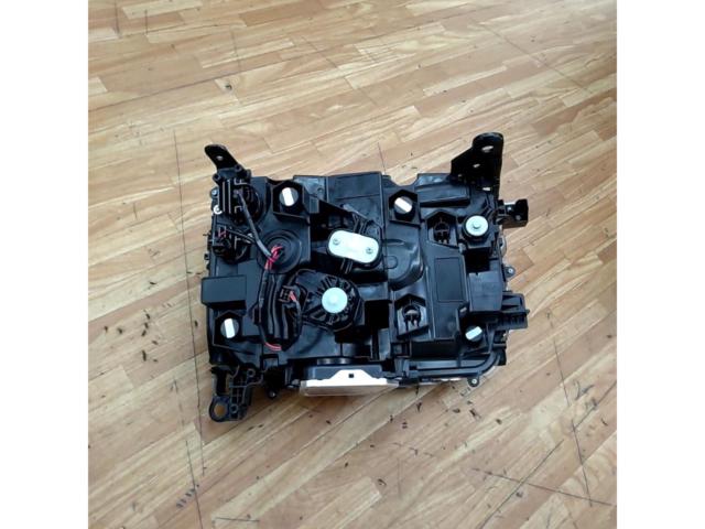 加工ベースや予備に!! 【トヨタ純正】 ランドクルーザー250VXグレード純正LEDヘッドライト