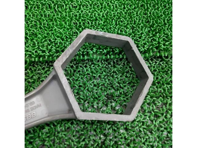 For RS, RG, etc.!!
BBS
Center cap wrench
09.24.205