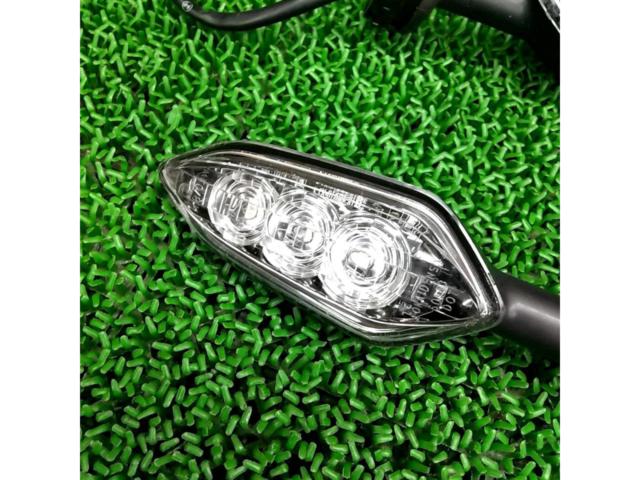 Diversion, such as in the !!
[YAMAHA]
Genuine YZF-R1 LED rear turn signals