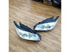 加工ベースに!!ワケアリ【トヨタ純正】 ZVW30系/プリウス前期ハロゲンヘッドライト
