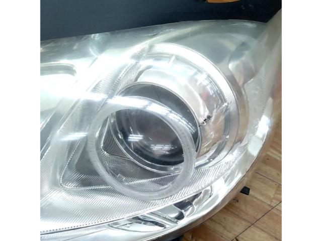 加工ベースに!!ワケアリ【トヨタ純正】 ZVW30系/プリウス前期ハロゲンヘッドライト