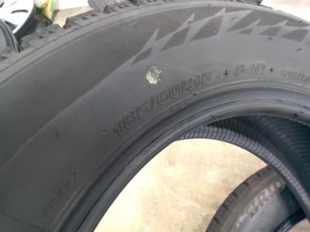 前だけ減ってしまった方!! 2本【BRIDGESTONE】 BLIZZAK VRX2 185/60R15