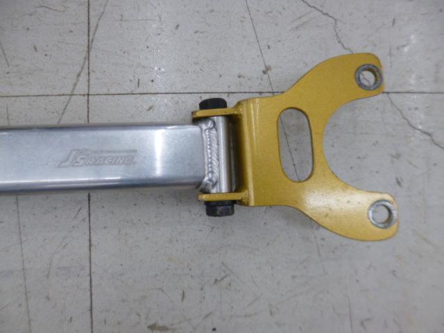 J's
Racing
Front tower bar
