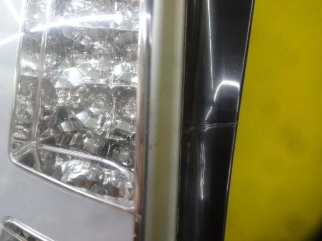 Daihatsu
LA100S / LA110S
Genuine tail lens