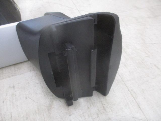 LEXUS
Genuine option
Crossbar