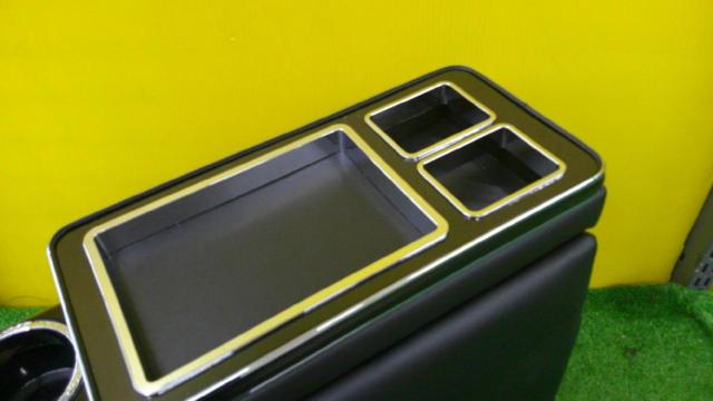 メーカー不明 コンソールボックス