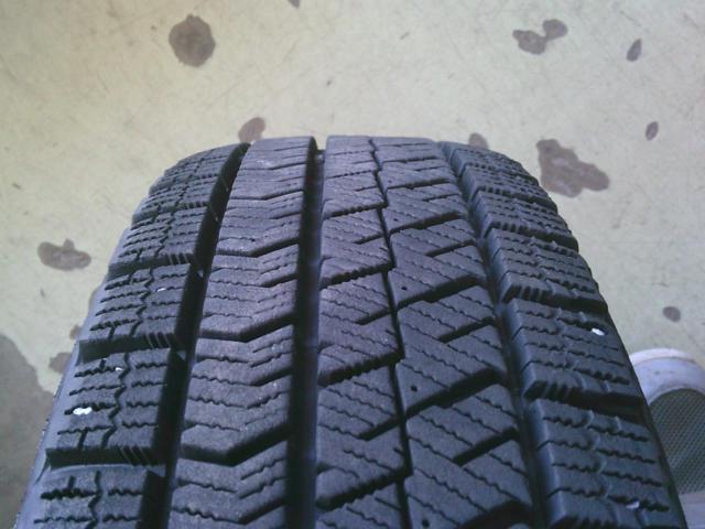 BRIDGESTONE BLIZZAK VRX2 + HOT STUFF Exceeder E05