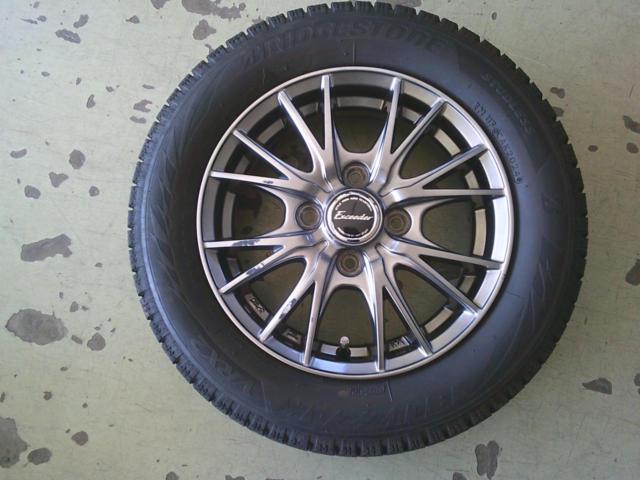 BRIDGESTONE BLIZZAK VRX2 + HOT STUFF Exceeder E05