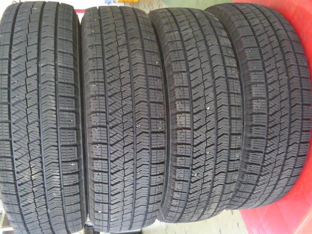 BRIDGESTONE BLIZZAK VRX2 + HOT STUFF Exceeder E05