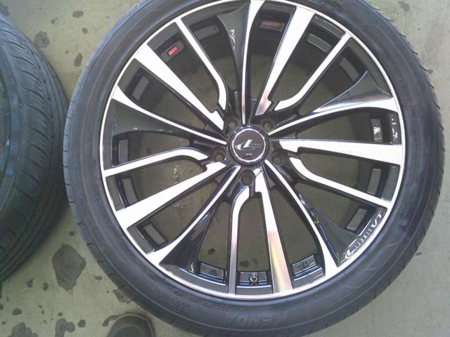 weds LEONIS VT + KENDA KR32