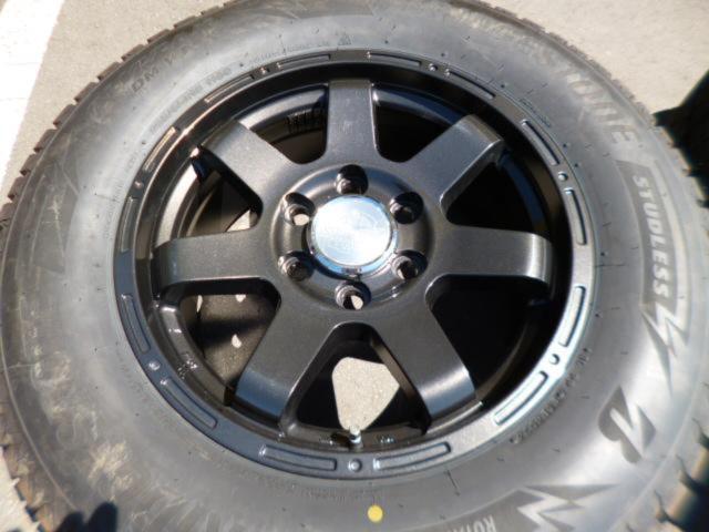 BRIDGESTONE BLIZZAK DM-V3 + HOT STUFF MAD CROSS MC-76