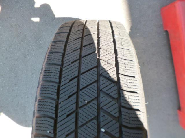 BRIDGESTONE
BLIZZAK
VRX3
+
BRIDGESTONE
BALMINUM
TR10