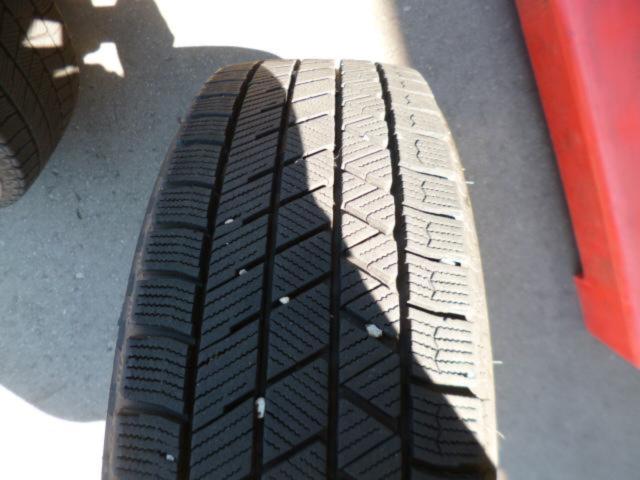 BRIDGESTONE
BLIZZAK
VRX3
+
BRIDGESTONE
BALMINUM
TR10