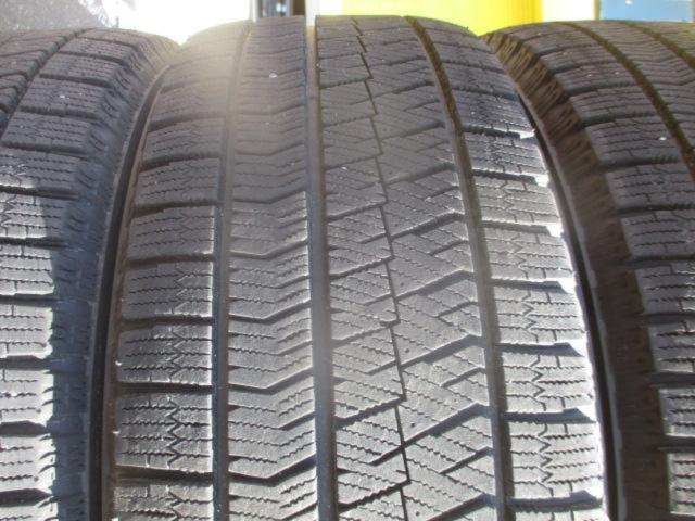 BRIDGESTONE
BLIZZAK
VRX2
+
HOT
STUFF
Exceeder
E06