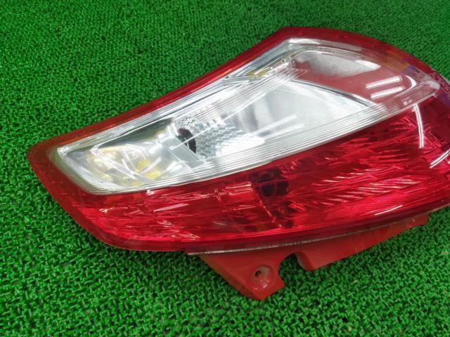 スズキ純正 スイフト ZC72S テールレンズ 右側のみ