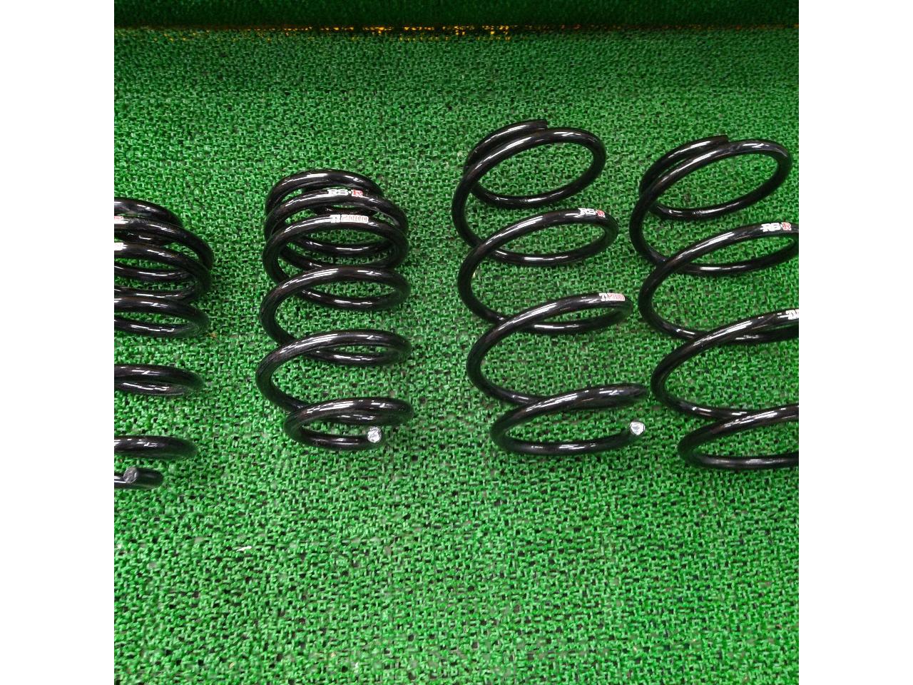 RS-R
TI2000
Down suspension
[Serena]