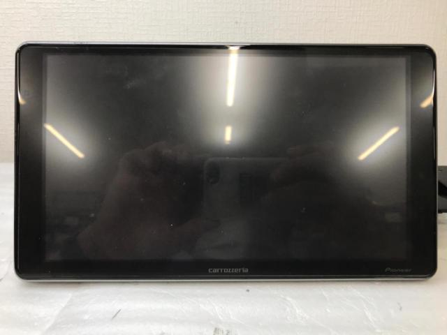 carrozzeria
DMH-SF700
9-inch floating display audio