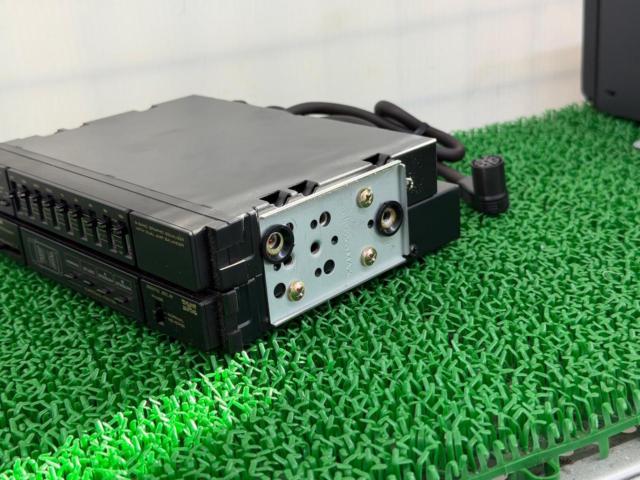 Vintage Carrozzeria graphic equalizer [EQ-3010]
+
Digital Delay Surround Processor [SQ-4010]