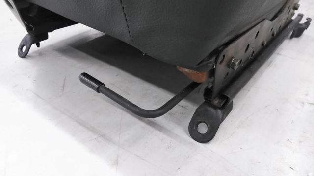 Driver's side/RH/Right side SUZUKI genuine part
Reclining seat