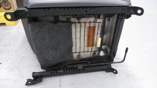 Driver's side/RH/Right side SUZUKI genuine part
Reclining seat