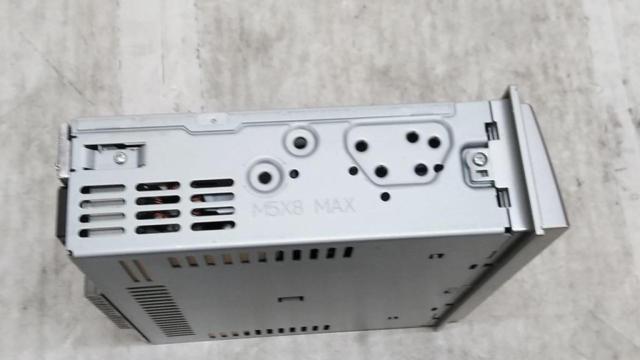 Suzuki genuine
39101-72J5X-CYY
Genuine CD tuner
