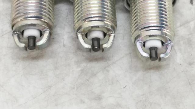 NGK
7659 Spark Plug