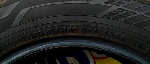【YOKOHAMA】ice GUARD iG60 205/60R16