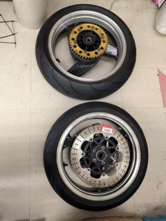 KAWASAKIZZR1100/D5/mid term
Original wheel front and back set