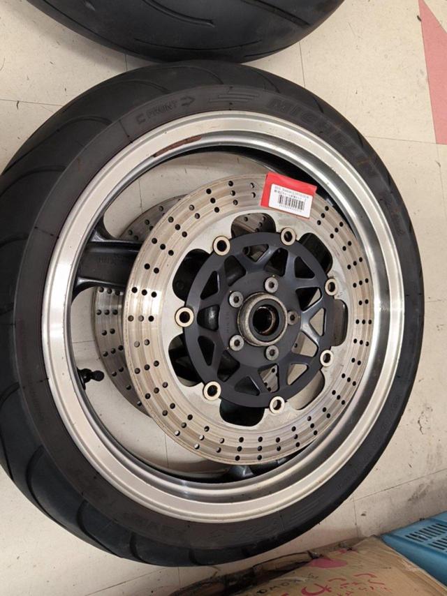 KAWASAKIZZR1100/D5/mid term
Original wheel front and back set