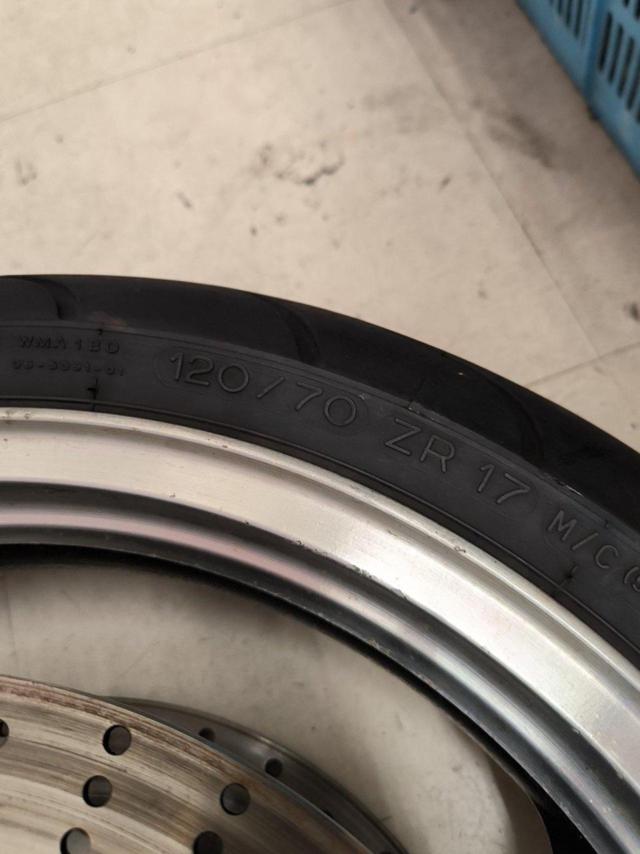 KAWASAKIZZR1100/D5/mid term
Original wheel front and back set