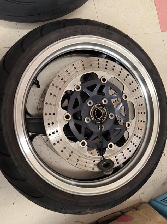 KAWASAKIZZR1100/D5/mid term
Original wheel front and back set