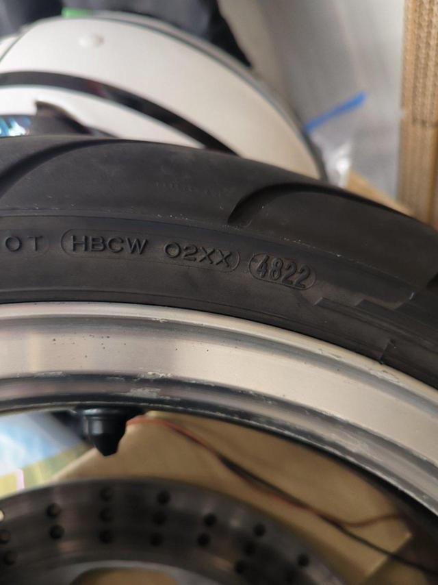 KAWASAKIZZR1100/D5/mid term
Original wheel front and back set