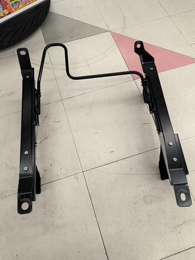 RECARO
Roadster
NC
Driver side