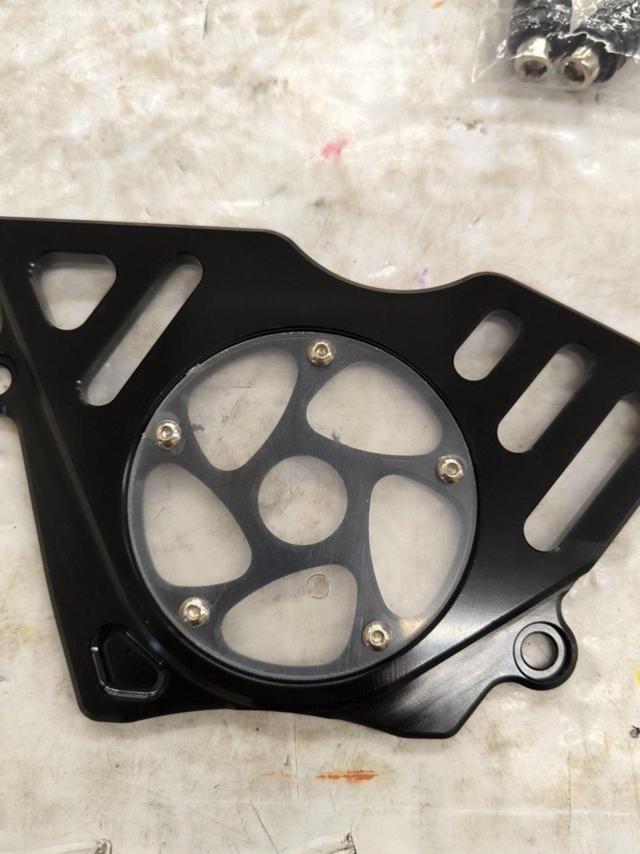 CBR250R
Unknown Manufacturer
Sprocket cover