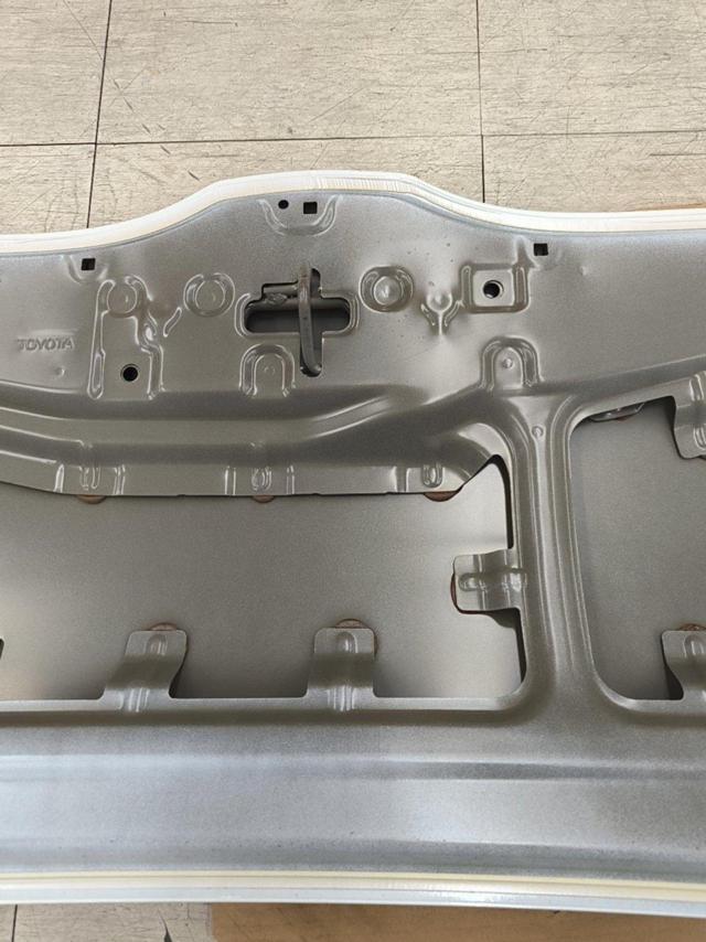 【トヨタ純正】200系ハイエース/7型/ワイド 純正ボンネット