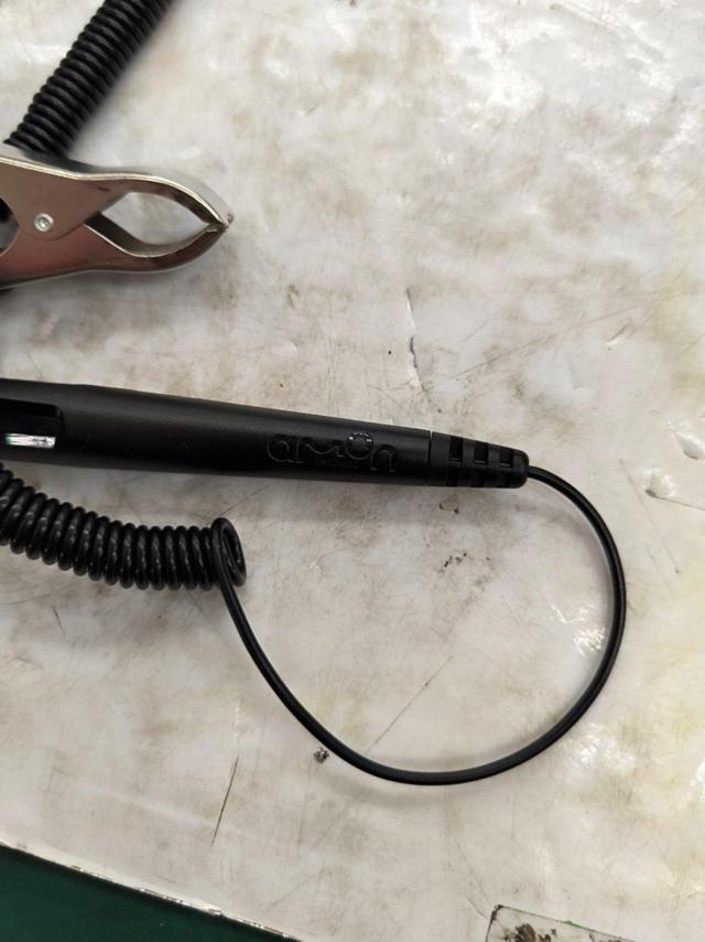 Amon
Electroscopic tester